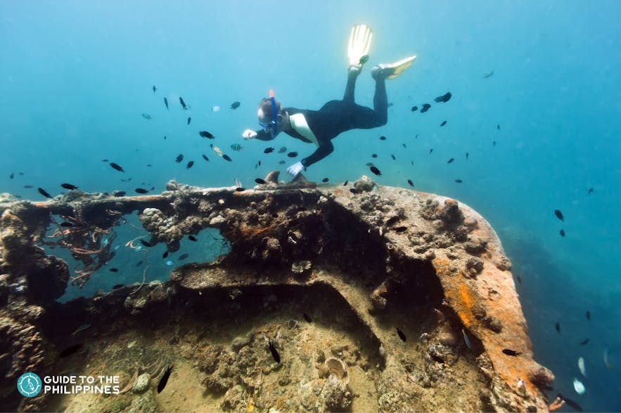 Coron wreck diving