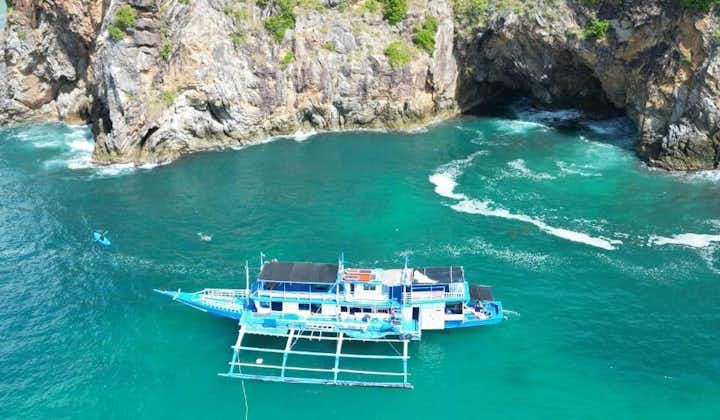 Enjoy a boat ride from El Nido to Coron