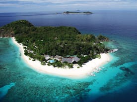 See pristine islands on your Coron and Boracay package