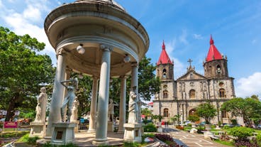 Iloilo Shared Tour to Garin Farm, Molo Church, Miag-ao Church & Esplanade with Transfers